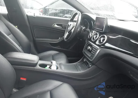 2014 Mercedes-Benz Cla 250 z USA, uszkodzony, nr VIN WDDSJ4EB5EN044745